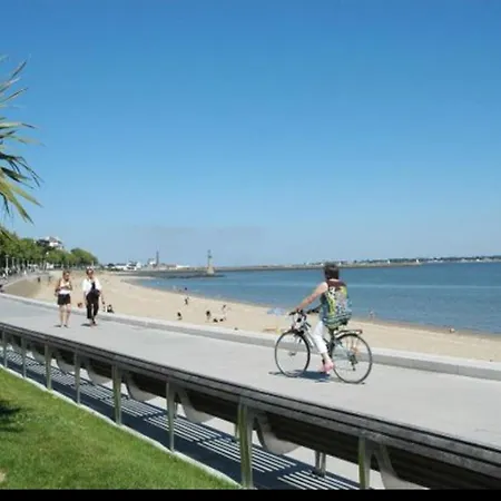 Parentale Entre Parc Et Privat bolig